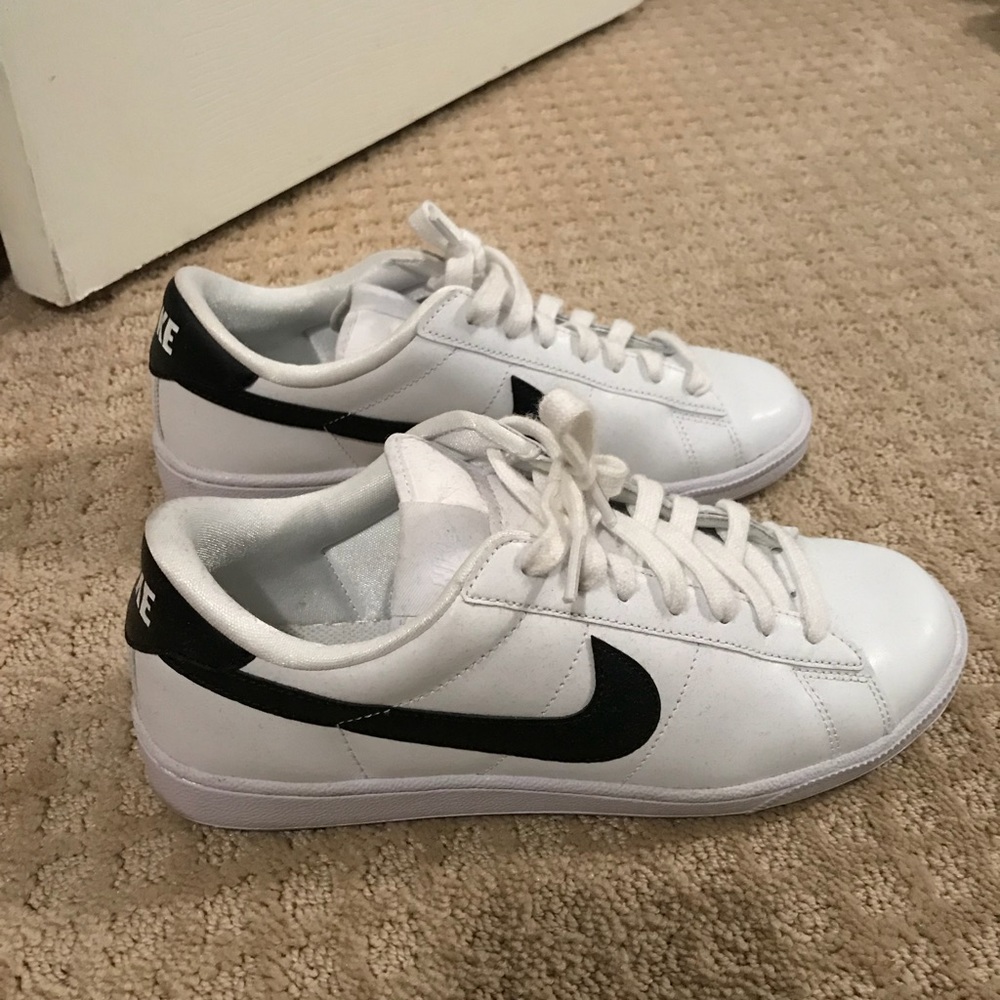 Women’s Nike size 8.5
